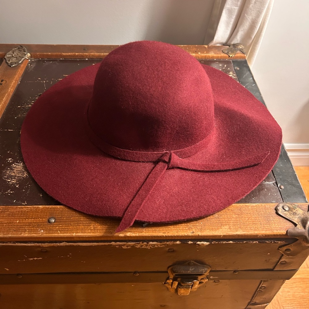 Elegant Burgundy Wool Women's Hat